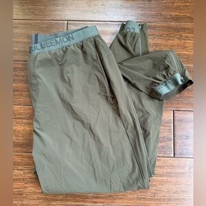 Men’s LuLuLemon Jogger sweatpants